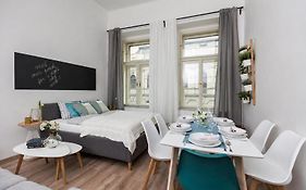 Chill Apartments